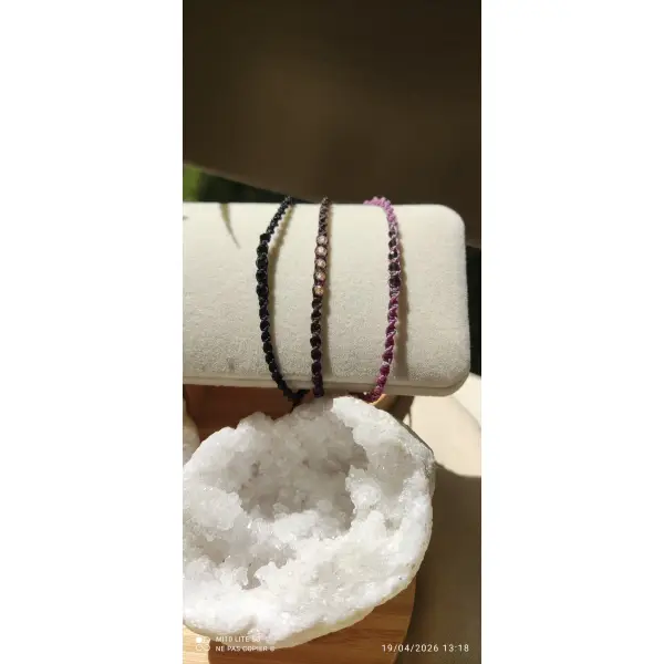 Bracelet ajustables en micro-macramé et ses pierres naturelles