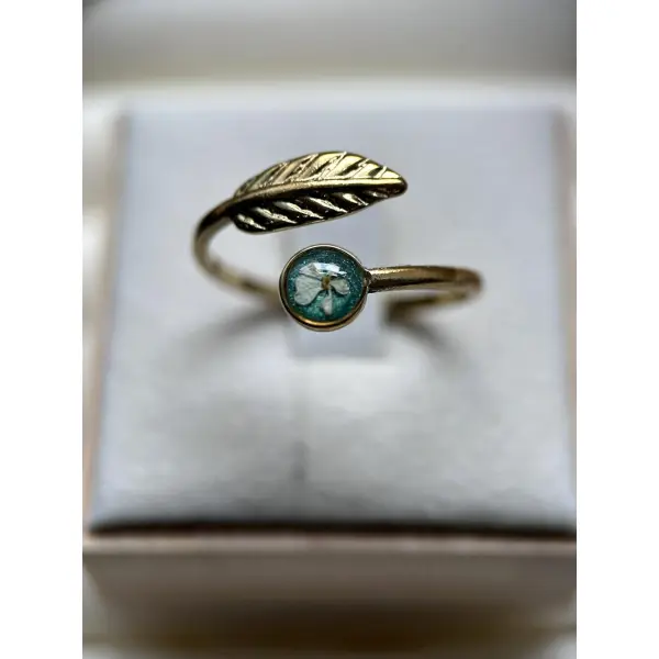 Bague doré ajustable avec petite fleur séchée - feuille doré