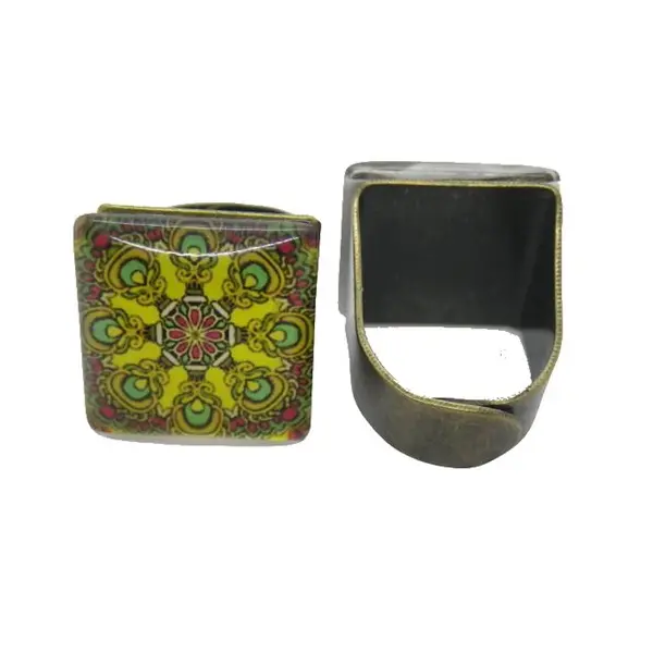 Bague carrée bronze cabochon rosace jaune et multicolore