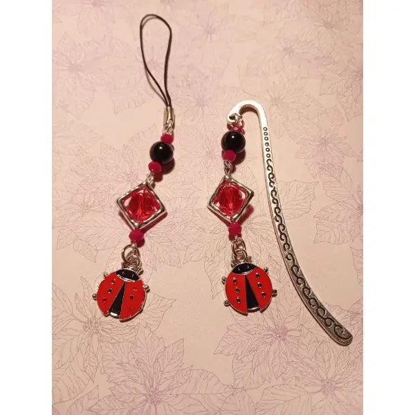 Duo marque-page & bijou de sac "coccinelle émaillée plate"