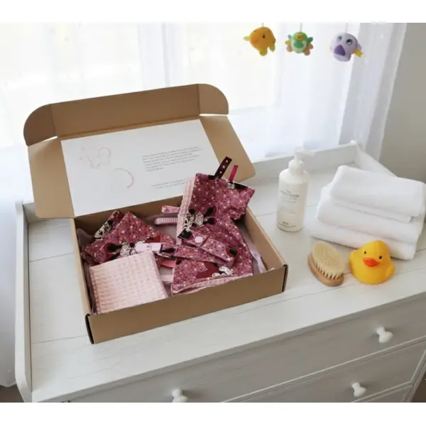 Coffret naissance doudou, attache tétine et 7 lingettes
