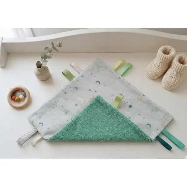 Doudou plat carré coton motifs étoiles