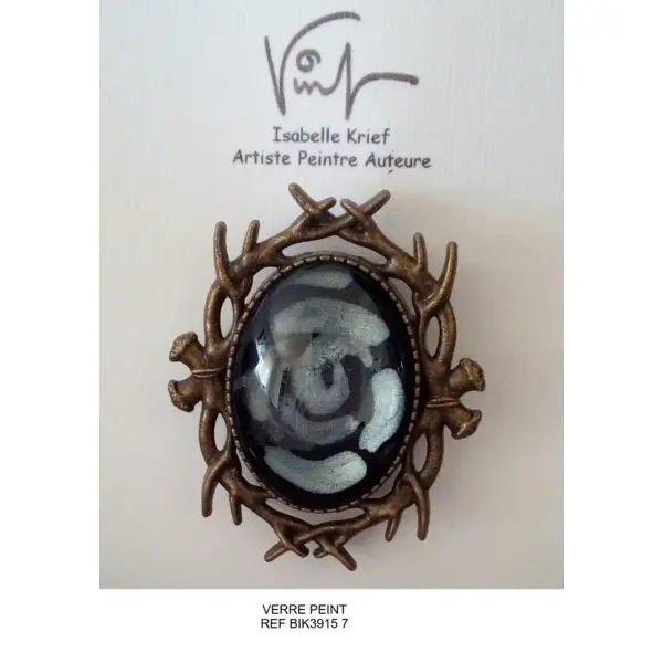 Broche laiton avec cabochon en verre ovale peint a la main,bords epines et branches entrelacées, art nouveau gothique