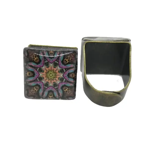 Bague carrée bronze cabochon rosace multicolore