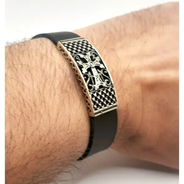 Bracelet homme en cuir avec croix arménienne argent sterling .925