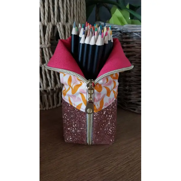 Trousse debout - tulipe scandinave pailleté