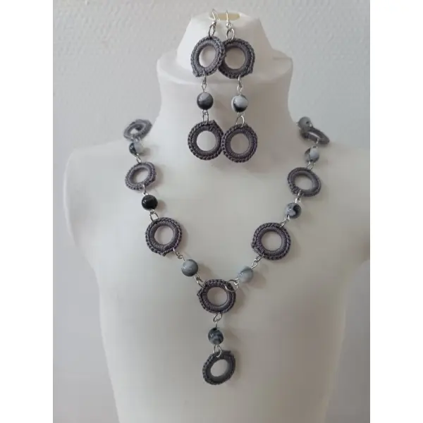 Ensembles de bijoux crochet et perles fait main, collier et boucles d'oreilles, parure élégance chic