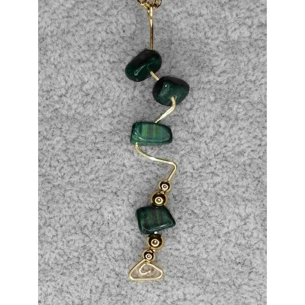 Collier mi-long et pierres séraphinite , et en malachite
