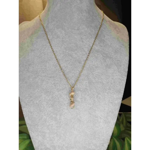 Collier mi-long et pierres hématites ou pierre de soleil