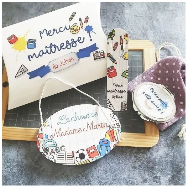 Boîte cadeau remplie pour maîtresse personnalisée