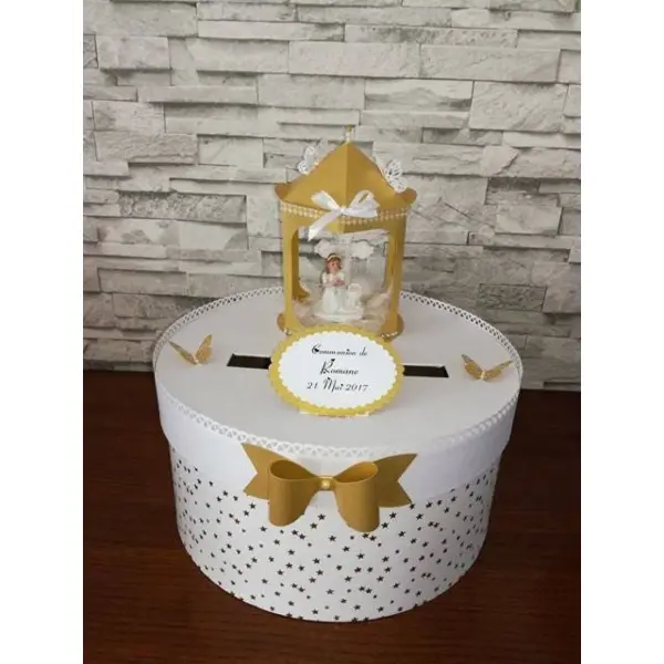 Sublime urne pour communion , avec figurine , couleur or et blanc