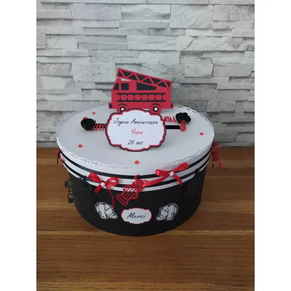 Urne thème pompier pour baptême ou anniversaire