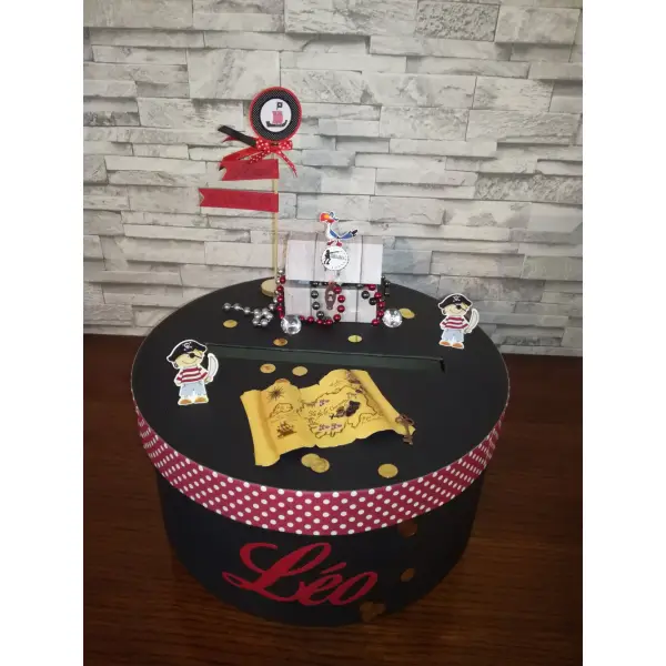 Urne baptême thème pirate, anniversaire avec personnalisation