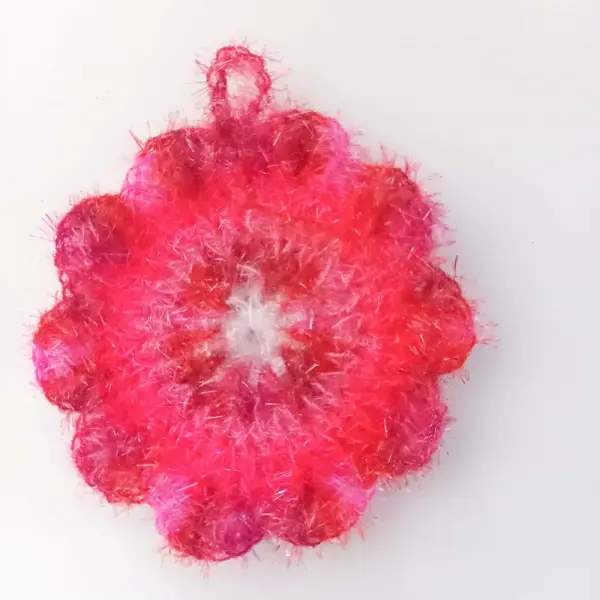 Eponge de douche ou vaisselle, gratounette, ecoresponsable, éponge rose et rouge marbré
